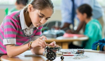 A Short Guide to Talking About Robotics in School